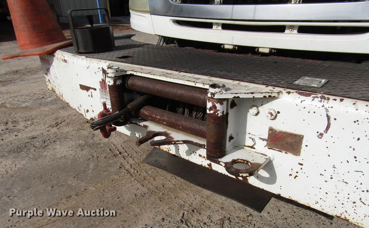 image for item DH8293 2007 International 4400 digger derrick truck