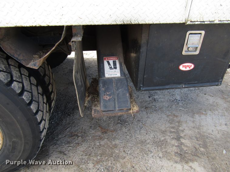 image for item DH8293 2007 International 4400 digger derrick truck