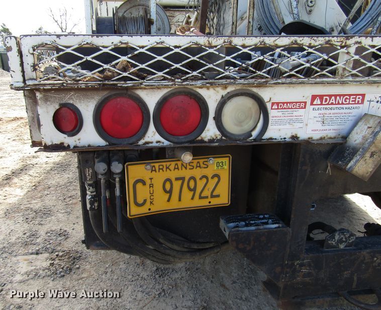 image for item DH8293 2007 International 4400 digger derrick truck