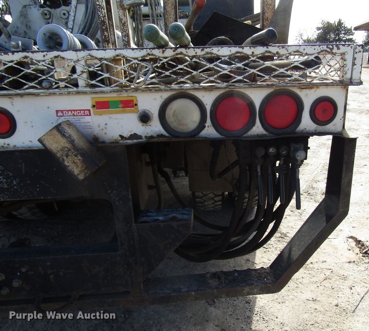 image for item DH8293 2007 International 4400 digger derrick truck