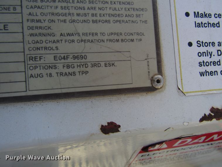 image for item DH8293 2007 International 4400 digger derrick truck