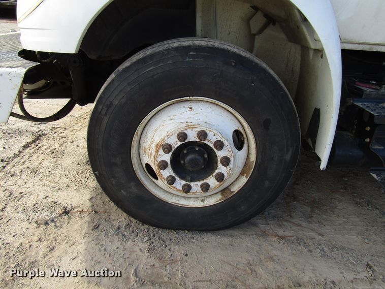 image for item DH8293 2007 International 4400 digger derrick truck