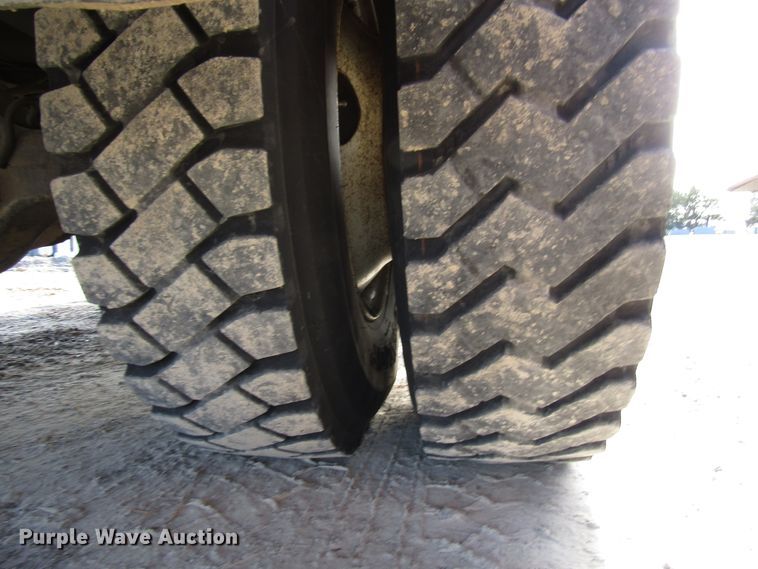 image for item DH8293 2007 International 4400 digger derrick truck