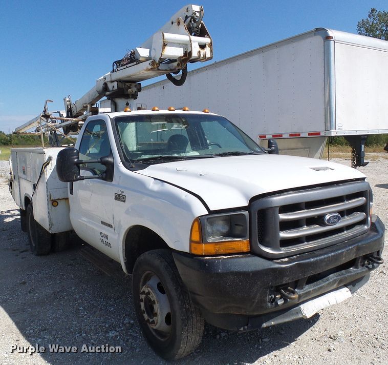 image for item DI0682 2001 Ford F450 Super Duty bucket truck