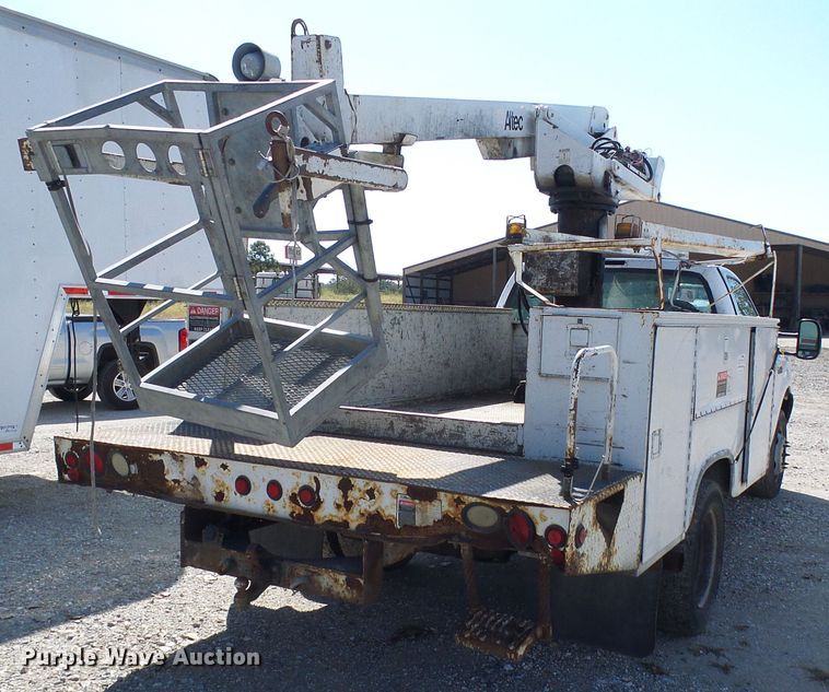 image for item DI0682 2001 Ford F450 Super Duty bucket truck