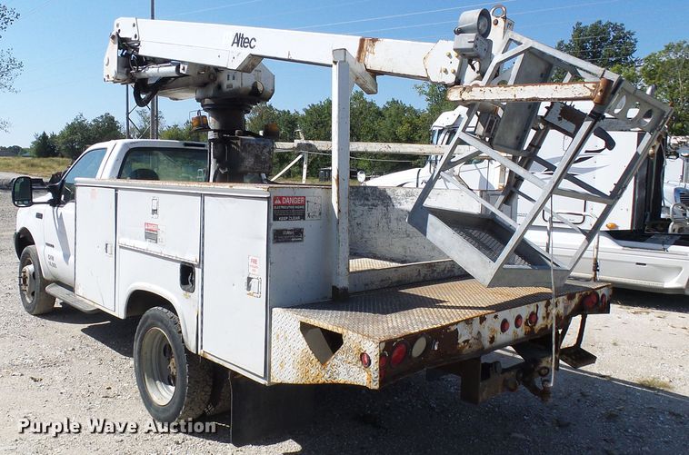 image for item DI0682 2001 Ford F450 Super Duty bucket truck