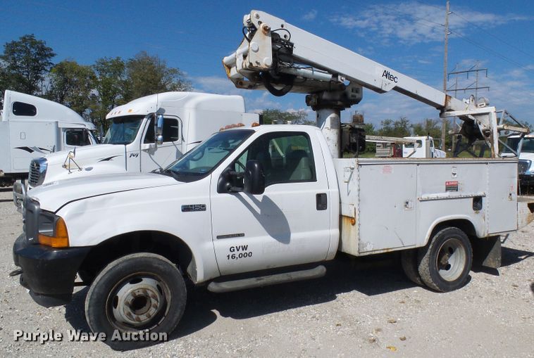 image for item DI0682 2001 Ford F450 Super Duty bucket truck