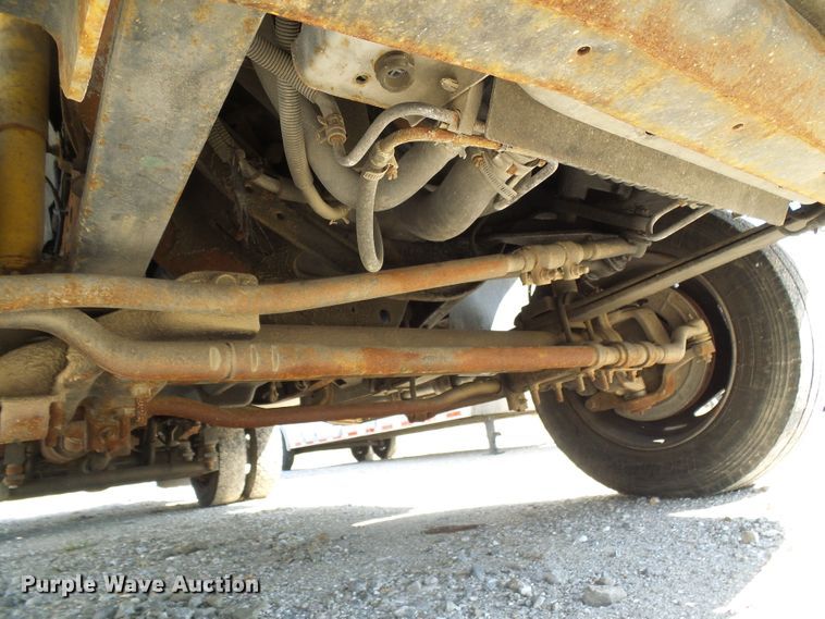 image for item DI0682 2001 Ford F450 Super Duty bucket truck