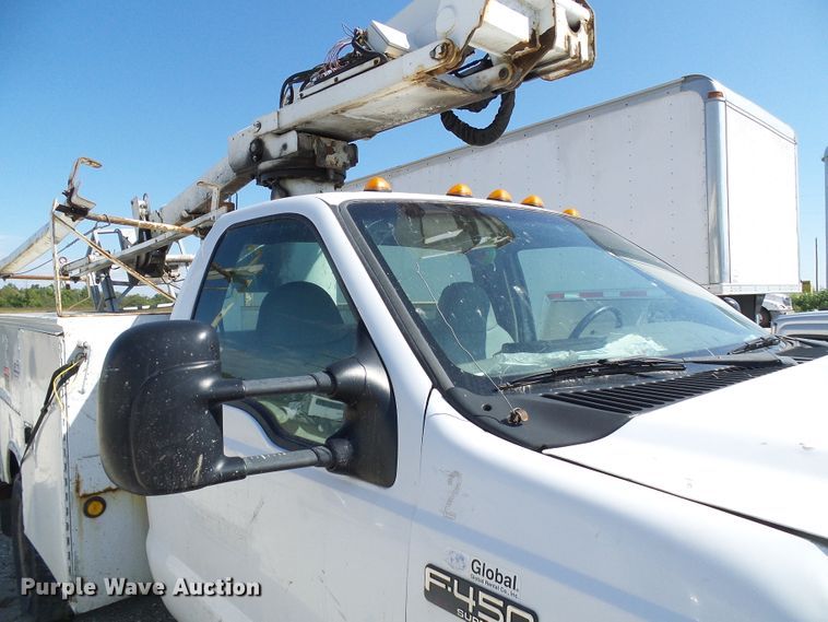 image for item DI0682 2001 Ford F450 Super Duty bucket truck