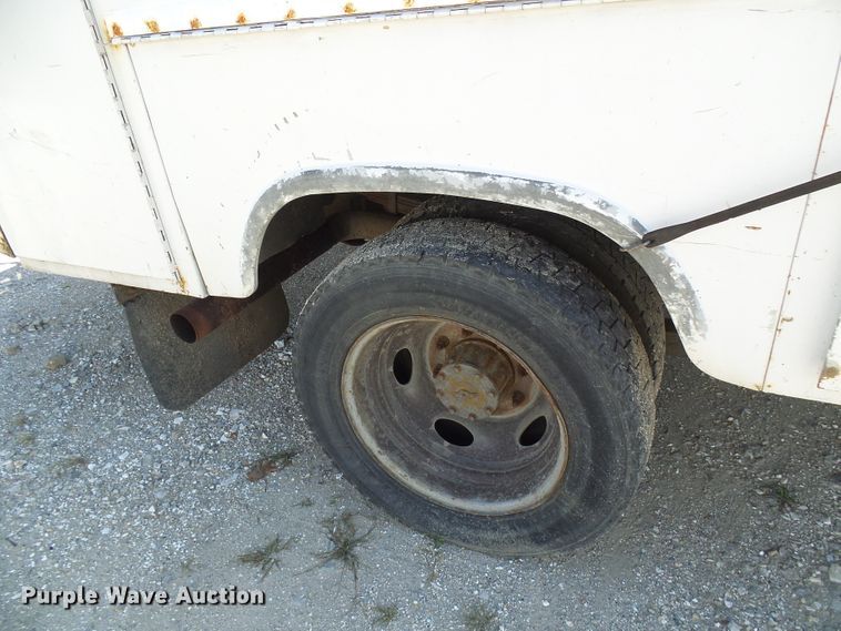 image for item DI0682 2001 Ford F450 Super Duty bucket truck