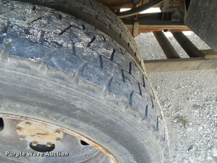 image for item DI0682 2001 Ford F450 Super Duty bucket truck