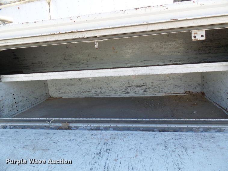 image for item DI0682 2001 Ford F450 Super Duty bucket truck