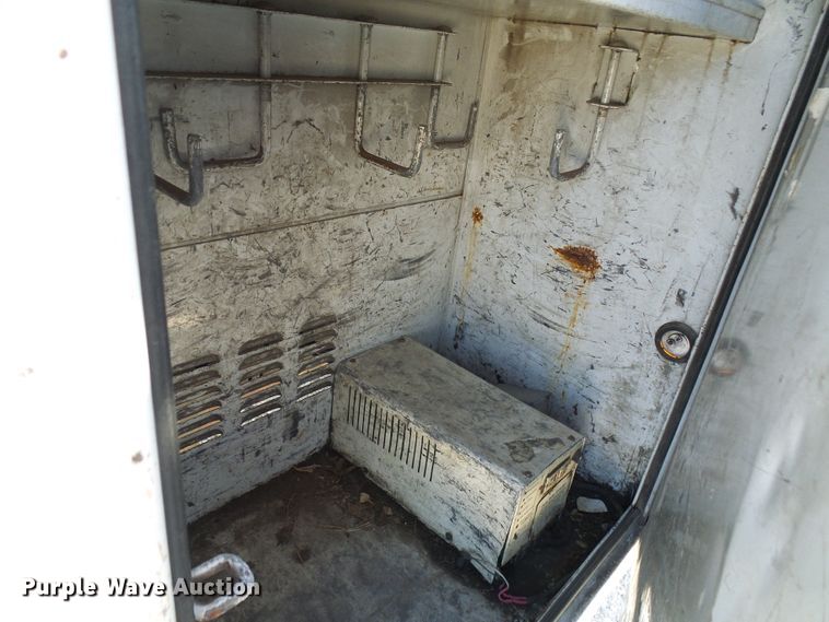 image for item DI0682 2001 Ford F450 Super Duty bucket truck