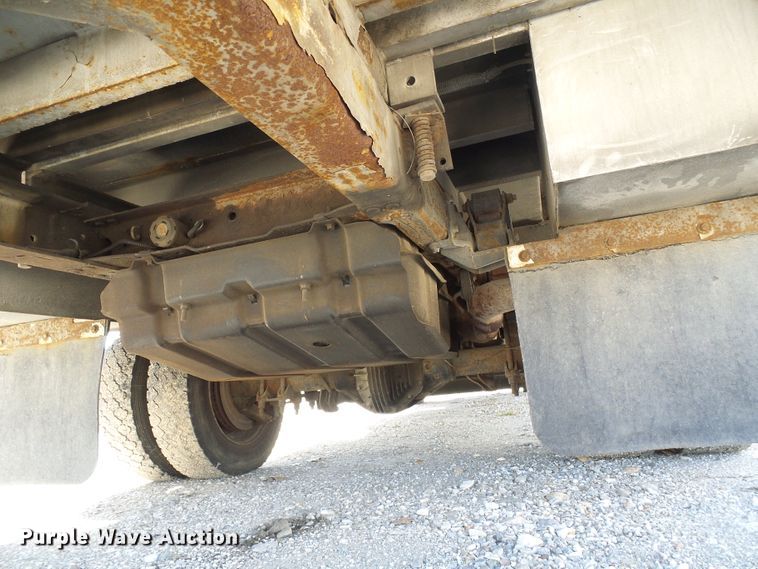 image for item DI0682 2001 Ford F450 Super Duty bucket truck