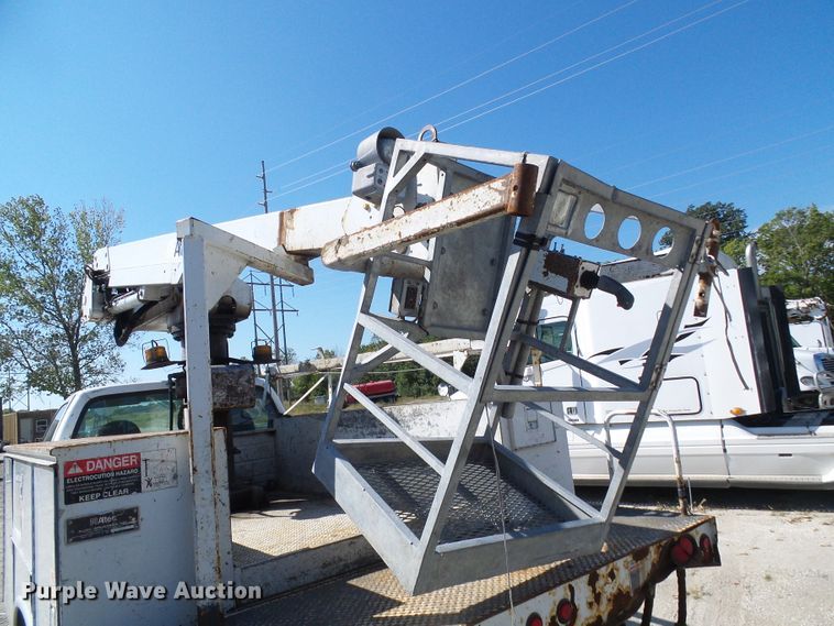 image for item DI0682 2001 Ford F450 Super Duty bucket truck