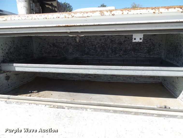 image for item DI0682 2001 Ford F450 Super Duty bucket truck