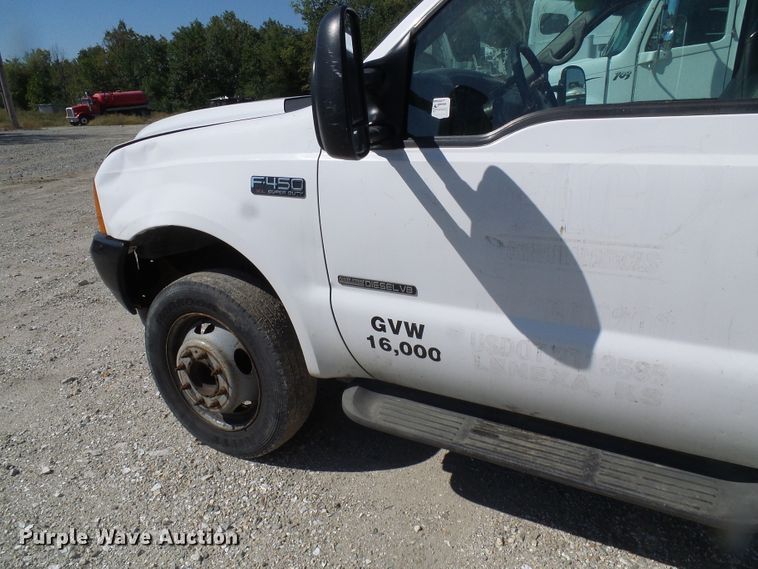 image for item DI0682 2001 Ford F450 Super Duty bucket truck