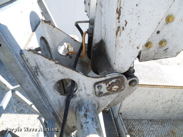 image for item DI0682 2001 Ford F450 Super Duty bucket truck