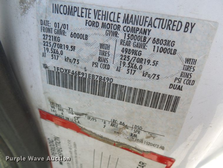 image for item DI0682 2001 Ford F450 Super Duty bucket truck