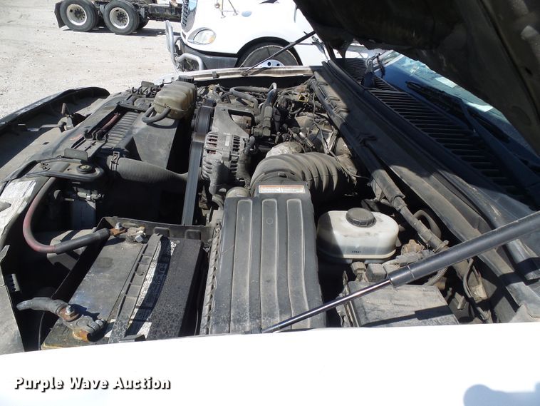 image for item DI0682 2001 Ford F450 Super Duty bucket truck