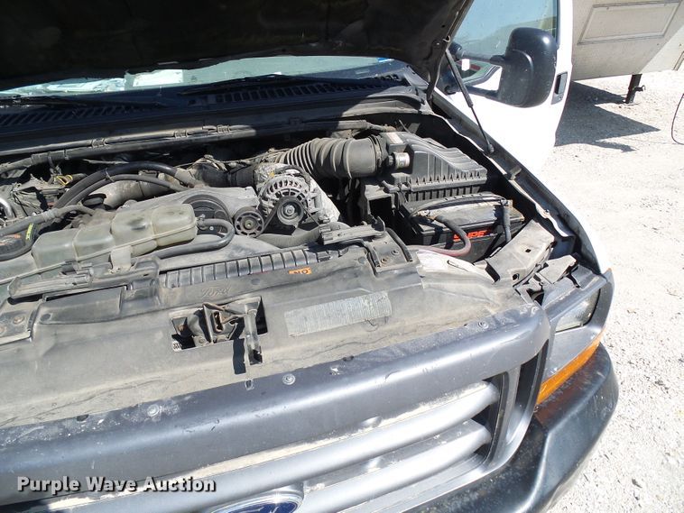 image for item DI0682 2001 Ford F450 Super Duty bucket truck