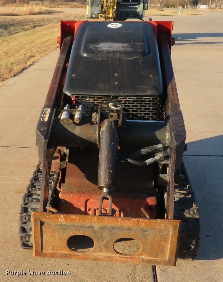 image for item DI2002 2005 Toro TX420 compact utility loader