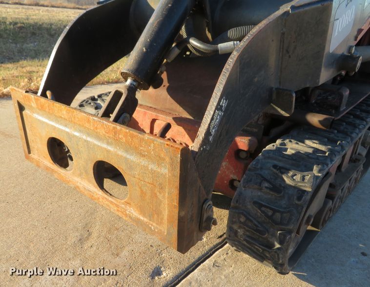 image for item DI2002 2005 Toro TX420 compact utility loader