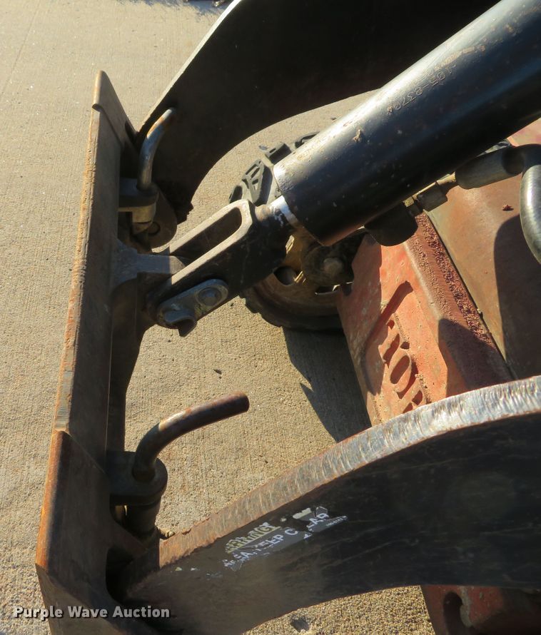 image for item DI2002 2005 Toro TX420 compact utility loader