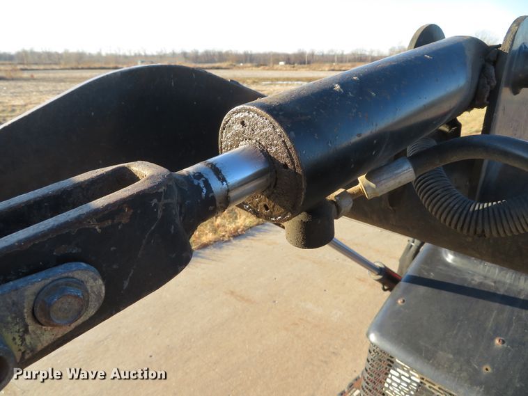 image for item DI2002 2005 Toro TX420 compact utility loader