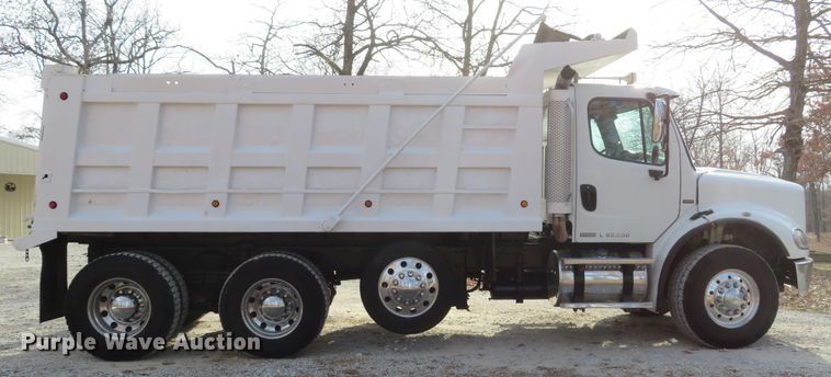 image for item DI2011 2006 Freightliner Business Class M2 dump truck