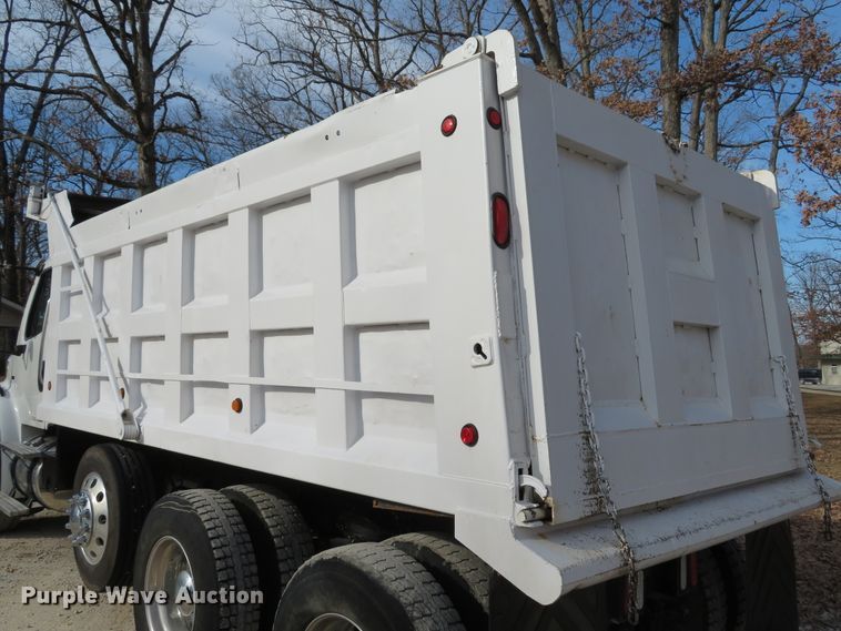 image for item DI2011 2006 Freightliner Business Class M2 dump truck