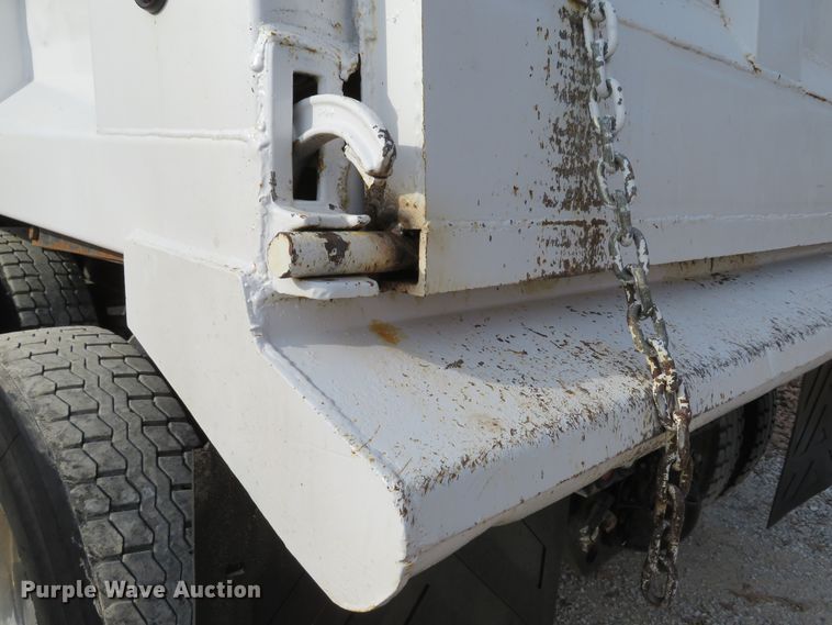 image for item DI2011 2006 Freightliner Business Class M2 dump truck