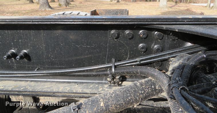 image for item DI2011 2006 Freightliner Business Class M2 dump truck