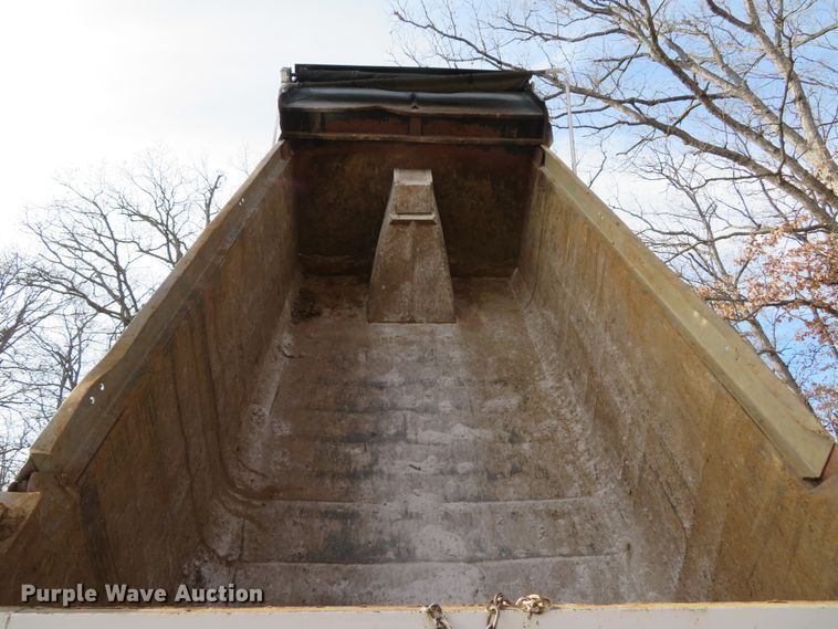 image for item DI2011 2006 Freightliner Business Class M2 dump truck