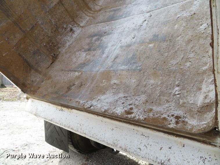 image for item DI2011 2006 Freightliner Business Class M2 dump truck