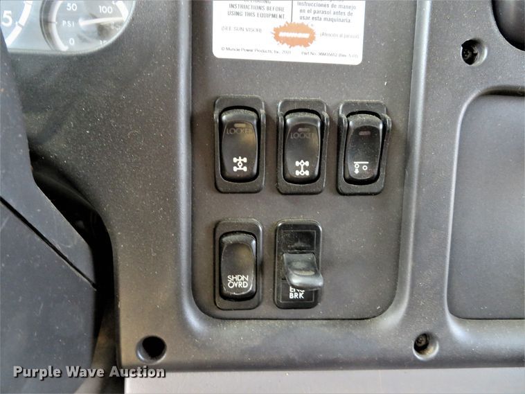 image for item DI2011 2006 Freightliner Business Class M2 dump truck