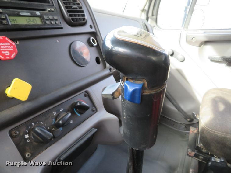 image for item DI2011 2006 Freightliner Business Class M2 dump truck