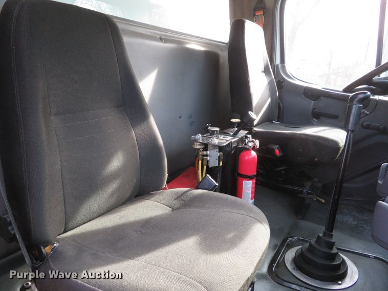 image for item DI2011 2006 Freightliner Business Class M2 dump truck