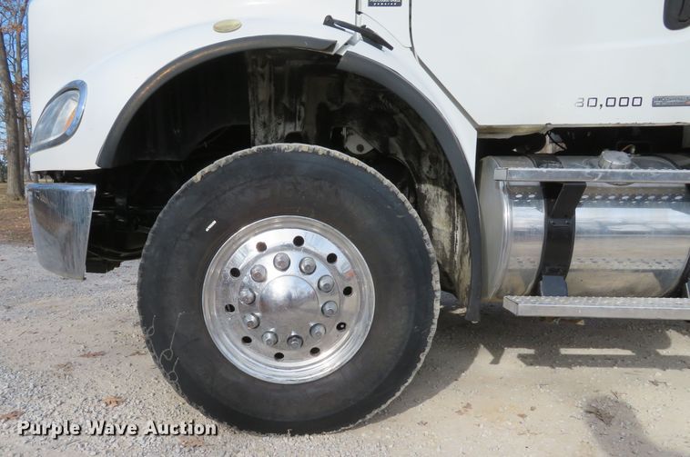 image for item DI2011 2006 Freightliner Business Class M2 dump truck