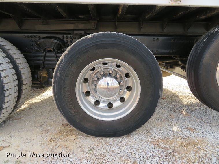 image for item DI2011 2006 Freightliner Business Class M2 dump truck