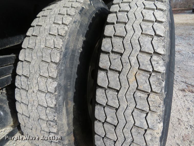 image for item DI2011 2006 Freightliner Business Class M2 dump truck