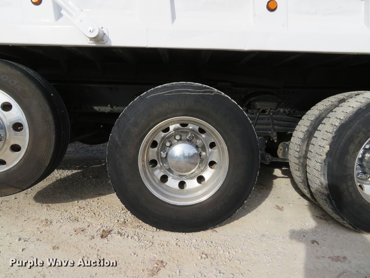 image for item DI2011 2006 Freightliner Business Class M2 dump truck