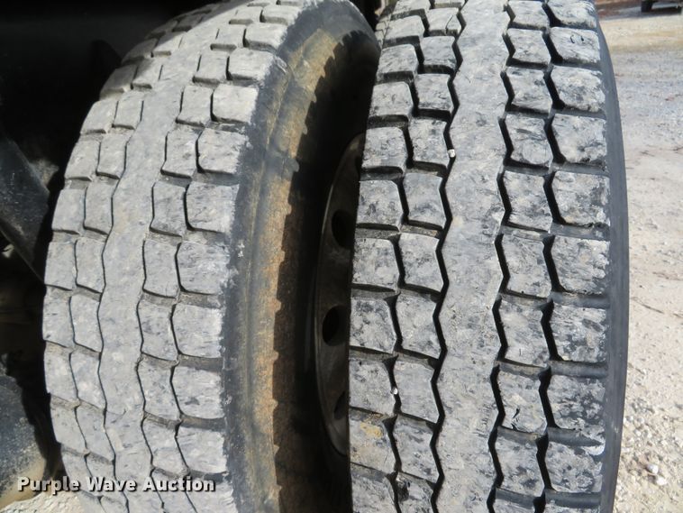 image for item DI2011 2006 Freightliner Business Class M2 dump truck