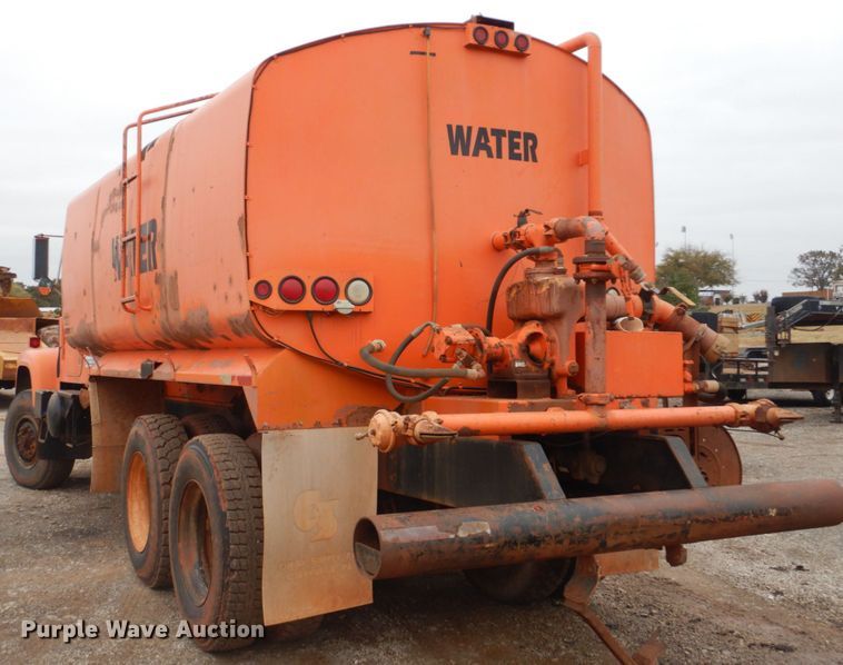 image for item DI2357 1979 International Paystar 5000 tank truck