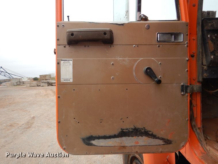 image for item DI2357 1979 International Paystar 5000 tank truck