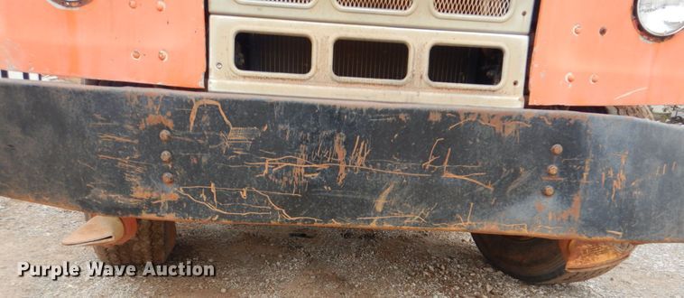 image for item DI2357 1979 International Paystar 5000 tank truck