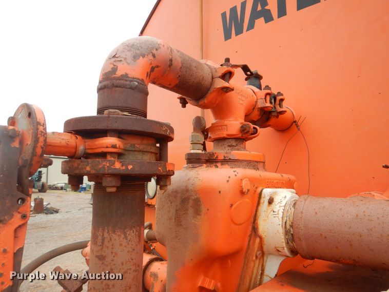 image for item DI2357 1979 International Paystar 5000 tank truck