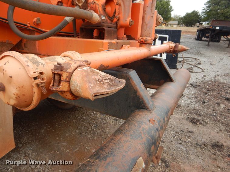 image for item DI2357 1979 International Paystar 5000 tank truck