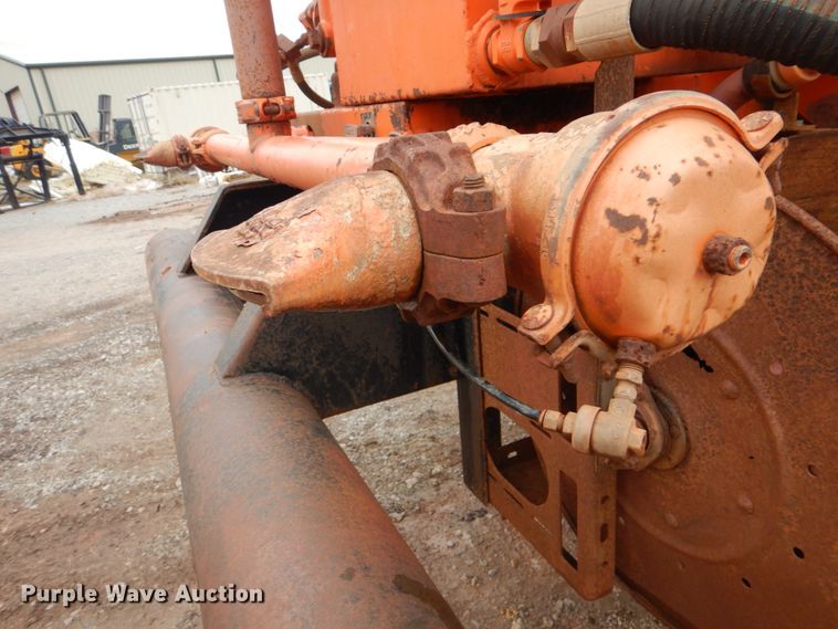 image for item DI2357 1979 International Paystar 5000 tank truck