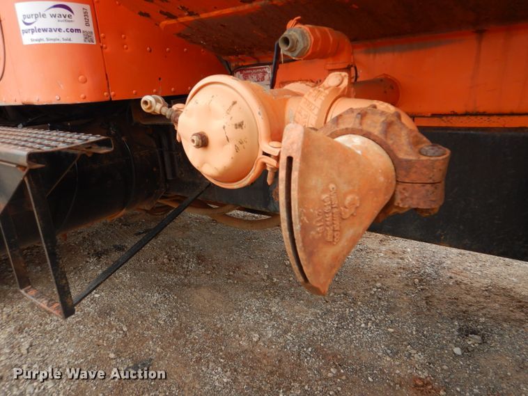 image for item DI2357 1979 International Paystar 5000 tank truck